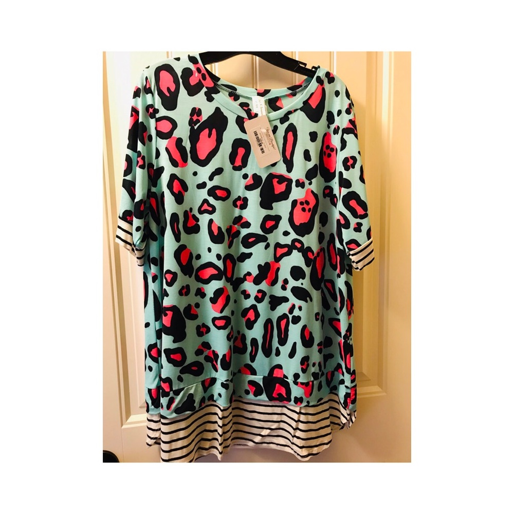 Now N Forever Teal Leopard Print Top | Pink Accent | Striped Hem | Size 2X